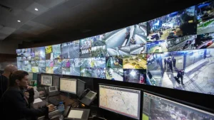 Centre de vidéo surveillance à Nice, 2022 ©AFP - Roland Macri / Hans Lucas